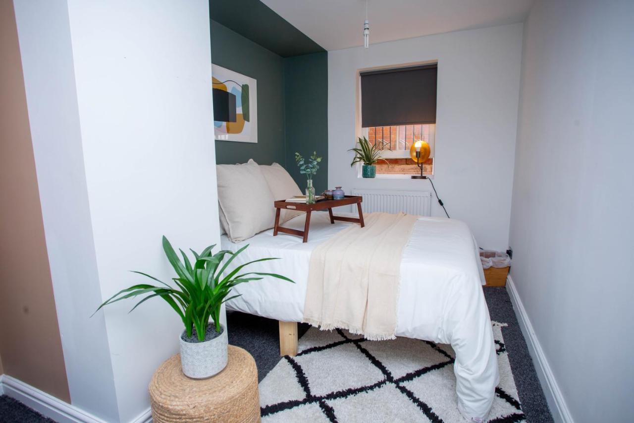 Nest Easy - Derngate Basement Apartment นอร์ทแธมป์ตัน ภายนอก รูปภาพ