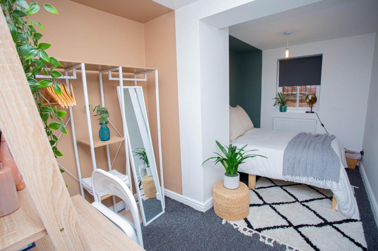 Nest Easy - Derngate Basement Apartment นอร์ทแธมป์ตัน ภายนอก รูปภาพ