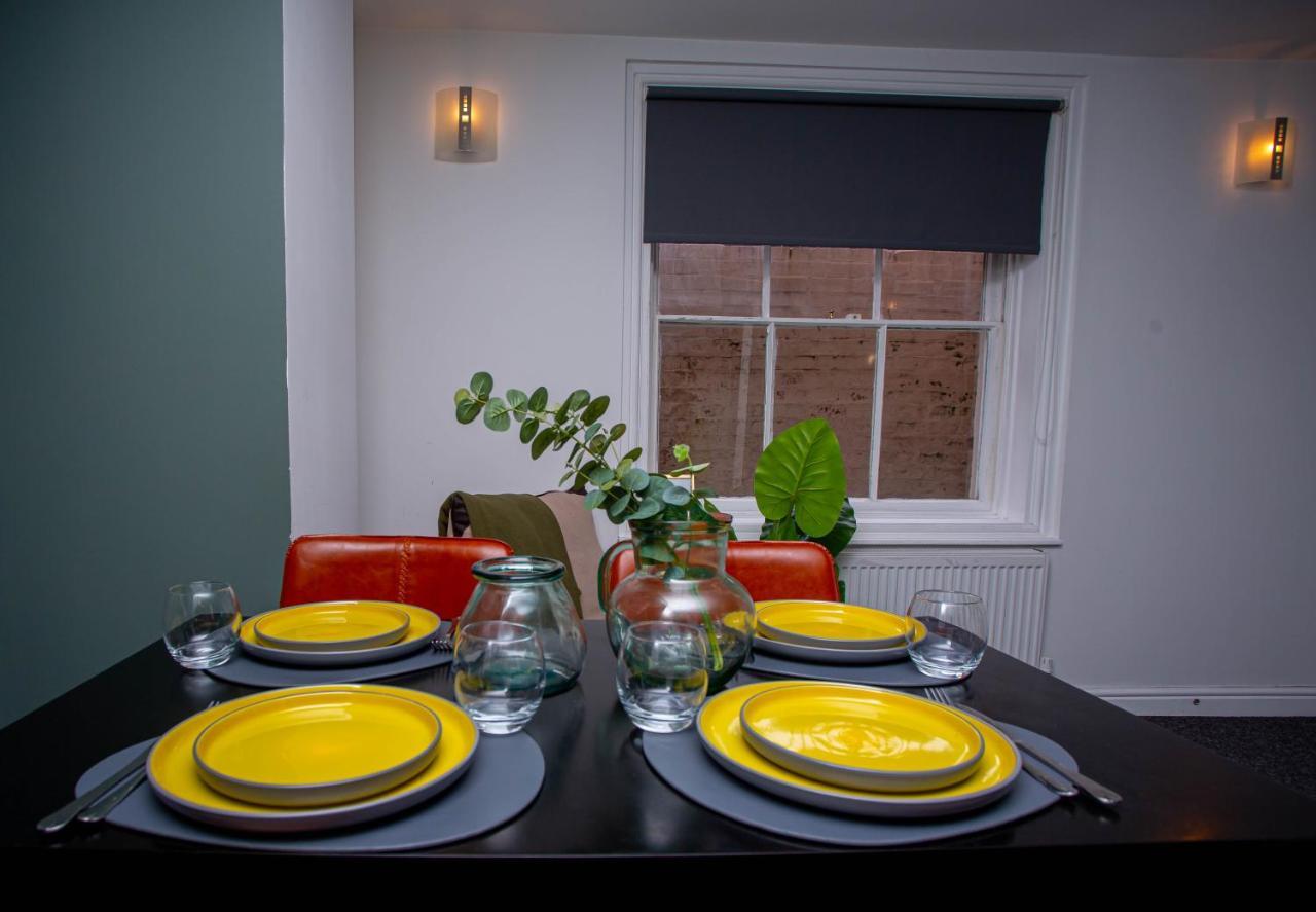 Nest Easy - Derngate Basement Apartment นอร์ทแธมป์ตัน ภายนอก รูปภาพ