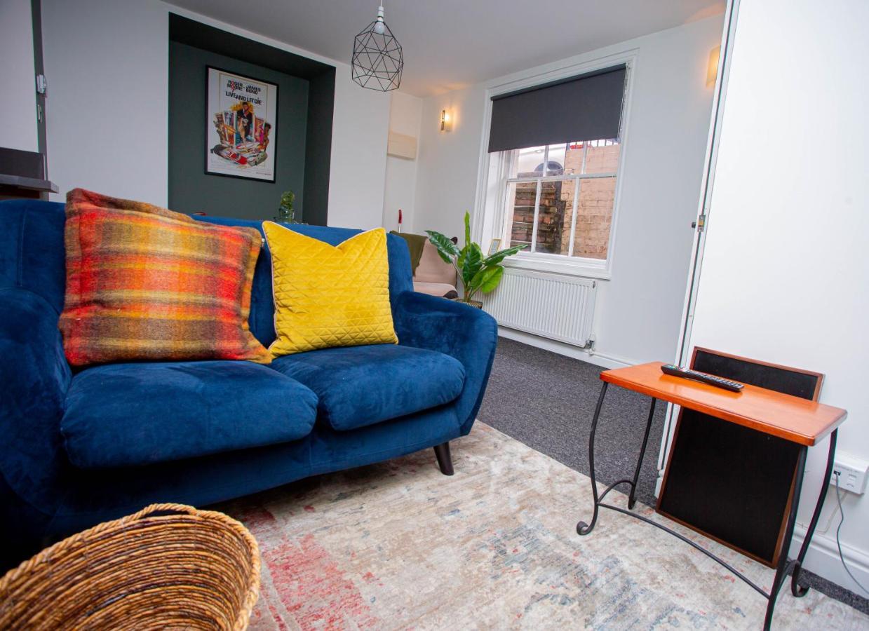 Nest Easy - Derngate Basement Apartment นอร์ทแธมป์ตัน ภายนอก รูปภาพ