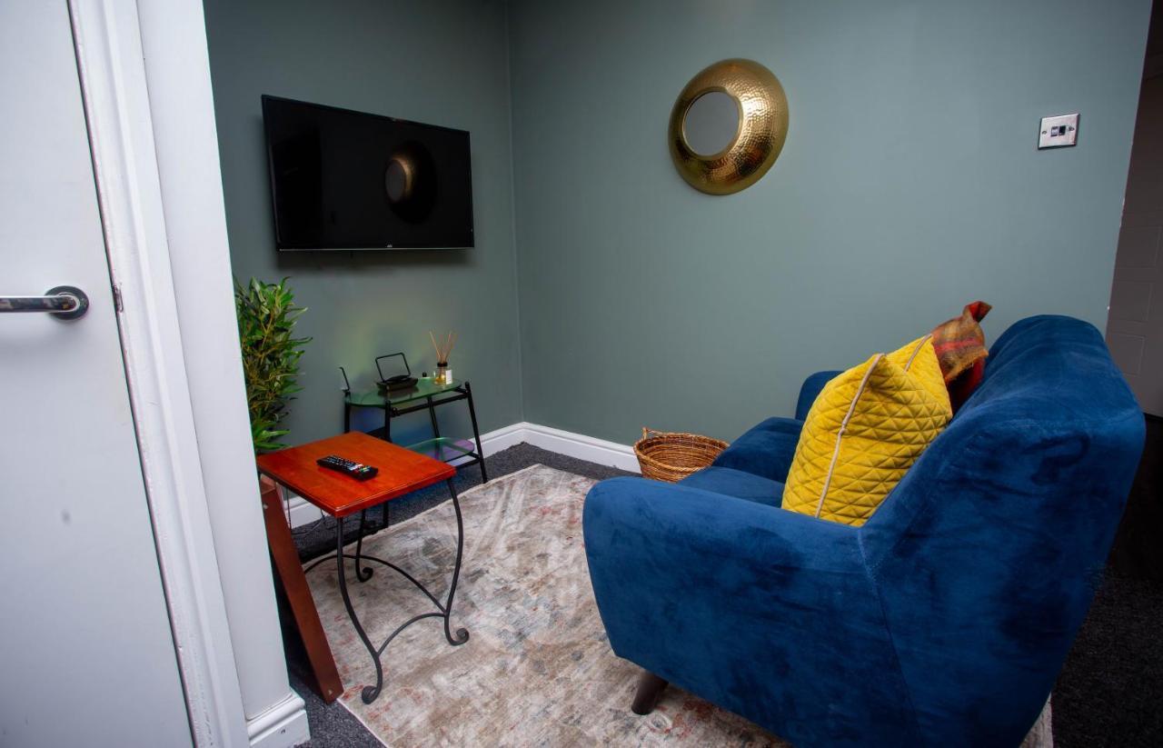 Nest Easy - Derngate Basement Apartment นอร์ทแธมป์ตัน ภายนอก รูปภาพ
